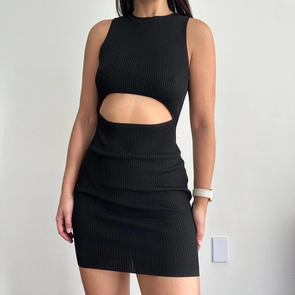 Black knit cutout mini dress - Picture 4 of 5